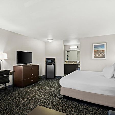 Best Western Desert Villa Inn Barstow Bagian luar foto