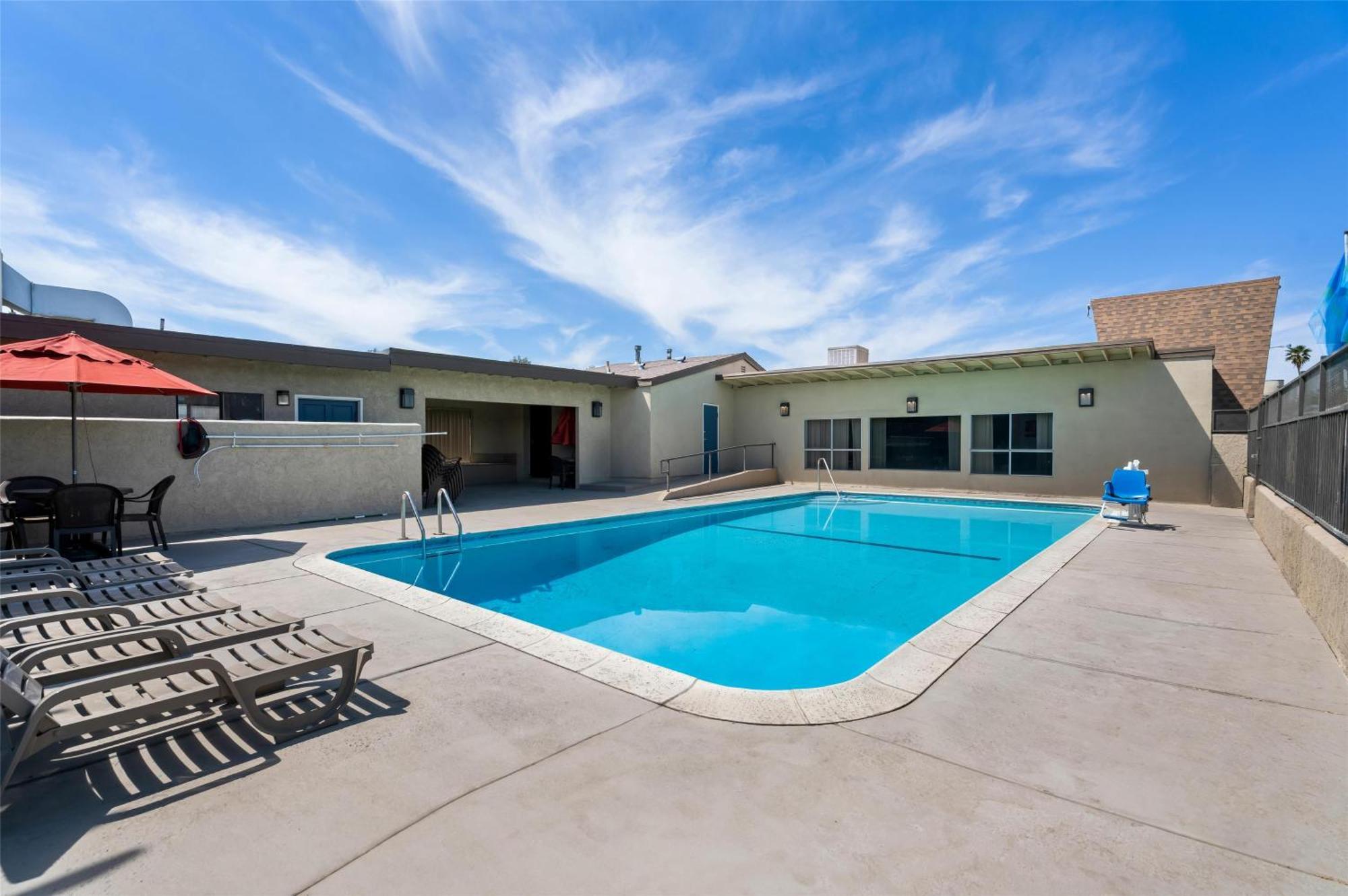 Best Western Desert Villa Inn Barstow Bagian luar foto