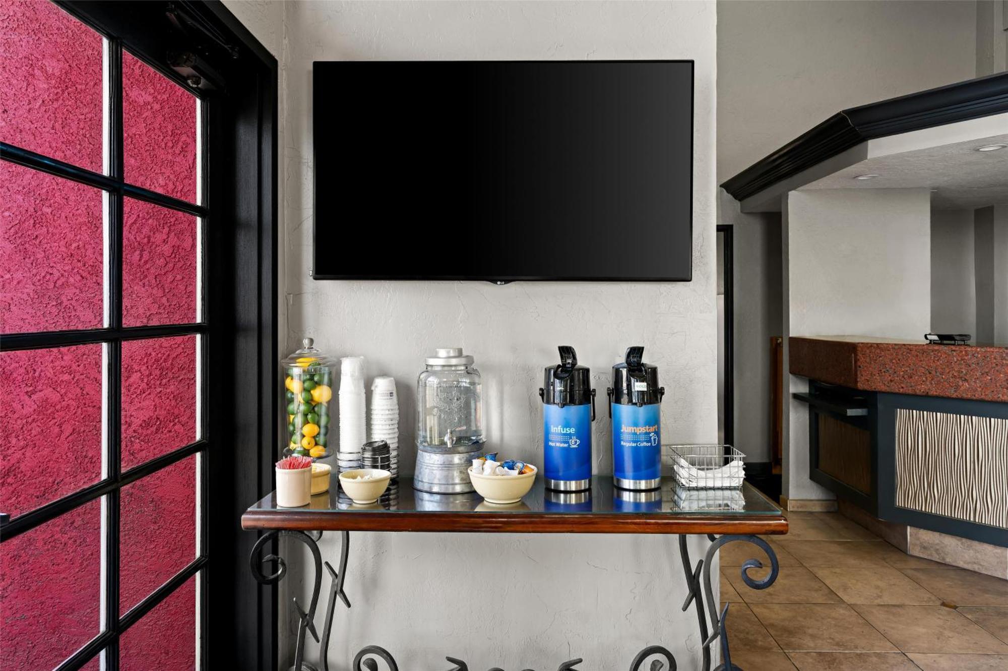 Best Western Desert Villa Inn Barstow Bagian luar foto